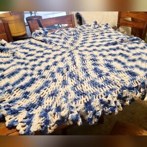 Blue‎ and White Knitted Throw Blanket